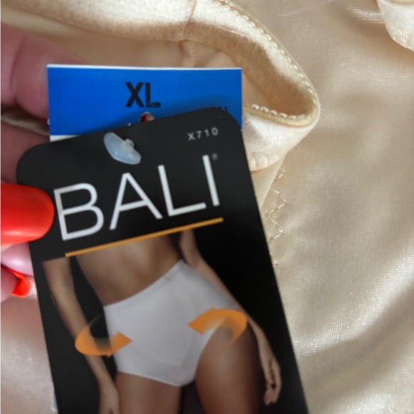 NWT - Bali Firm Control Shaping Brief XL (2) 2 packs - Picture 2 of 3